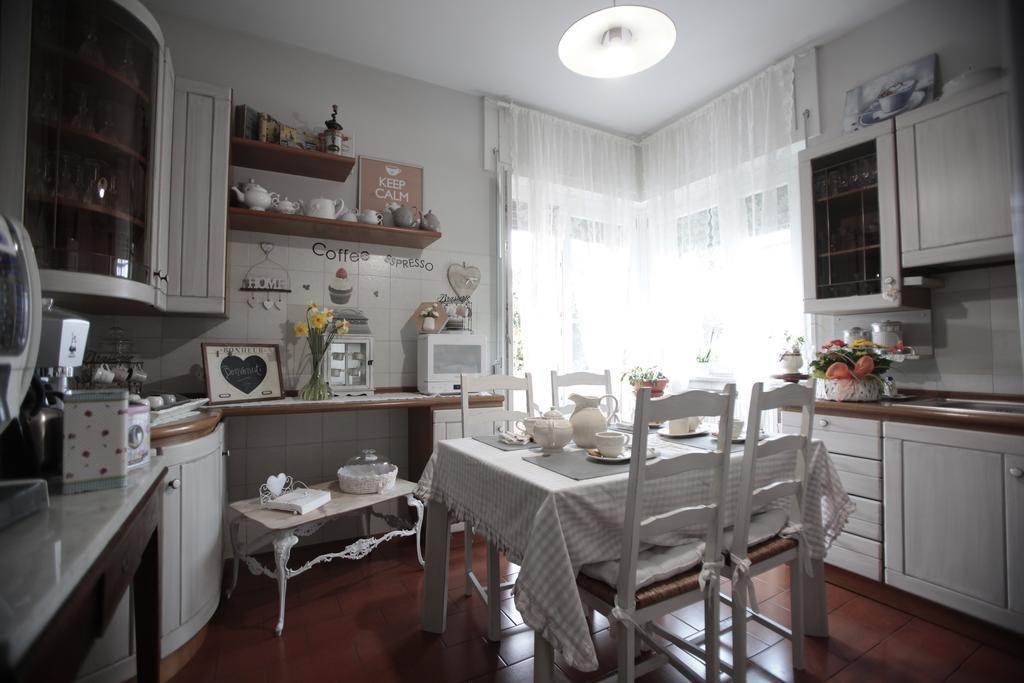 B&B La Casa di Pamela Casciago Bagian luar foto