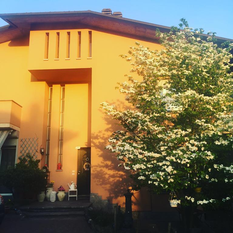 B&B La Casa di Pamela Casciago Bagian luar foto